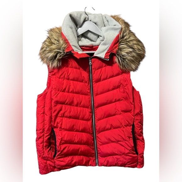 GAP Red Winter Warmth Outdoor Edition Vest – Size Large - Picture 1 of 7